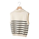 Dame hvid strikket sweater vest med sorte striber uden ærmer med krave og lynlås ved halsen og ribkant i universel størrelse 5