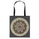Dame indkøbstaske med farverigt tryk af mandalaer og ornamenter Polyester taske med to sorte håndtag Mål 34,5 x 33,5 cm 15