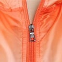 Dame let jakke med hætte til forår og efterår Farverig ombré overgang Lynlås lukning To lynlåslommer Elastiske manchetter og kant Polyester 14