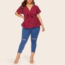 Dame plus size bluse med prikker Overlappende V-udskæring Sløjfe i taljen Korte svajende ærmer Flæse kant Polyester 7