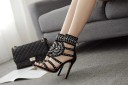 Dame pumps Melanie 4