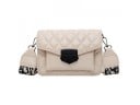Dame quiltet skuldertaske i kunstlæder 20 x 15 x 6 cm Crossbody med klap Bred mønstret rem med metal karabiner 2