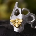 Dame ring med en bi D2895 3