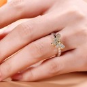Dame ring med en bi D2952 4