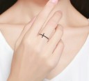 Dame ring med kors D1688 4