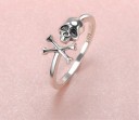 Dame ring med kranium 1