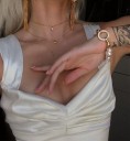 Dame satin crop top med høj halsudskæring 3