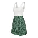 Dame sommer mini kjoler med stropper og firkantet udskæring samt hvid ribbet top og grøn nederdel med små blomster i hvidgrønne farver 1