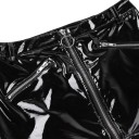 Dame sort blank mini nederdel i kunstlæder og spandex Gennemgående lynlås foran med metalring To skrå lynlåse Bæltestropper Tætsiddende snit 4