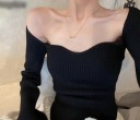Dame sweater med skulderlukning G240 1