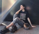 Dame-T-shirt dekoreret med rhinsten 3