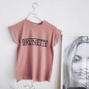 Dame-T-shirt med B70-inskription 1