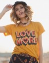Dame T-shirt med love more-print 2