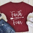 Dame-T-shirt med &quot;Faith Over Fear&quot;-print J2424 1
