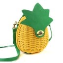 Dame taske i form af en ananas over skulderen Strikket udseende Klap i form af grønne blade med metalspænde Hør og polyester 19 x 17 x 14 cm 4