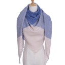 Dame trekantet sjal til vinter Stort mål 135 x 135 x 200 cm Markante farveflader og korte frynser Til halsen og over skuldrene 7