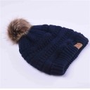 Dame vinterhue med pompon J2863 11