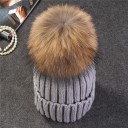 Dame vinterhue med pompon 11