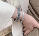Damearmbånd i massivt materiale H78 1