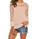 Damebluse med blondeudskæring og lange blondeærmer afsluttet med flæse Rund halslinning Løs pasform Polyester og spandex 4