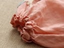 Damebluse med ornamentale applikationer til naturen og udflugter Løse ærmer med rynket kant og flæse Rund udskæring Bomuld og hør 6