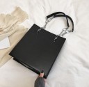 Damehåndtaske i læder M1540 4