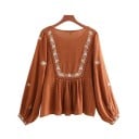 Damen Bluse in Rostfarbe mit Blumenstickerei Lange lockere Ärmel Rundhalsausschnitt Geraffter Schnitt Häkelspitze Baumwolle und Polyester 2
