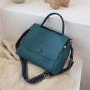 Damen Crossbody Tasche aus PU-Leder mit oberem Griff und Klappe Handtasche für die Hand oder über die Schulter mit breitem gemustertem Gurt 4
