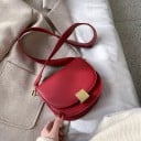 Damen Crossbody Tasche in Form eines Halbmondes Deckel mit goldfarbener Metallschnalle Breiter Schulterriemen aus PU-Leder und Polyester 6