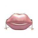 Damen Crossbody Tasche in Lippenform Glänzende Oberfläche Reißverschluss Kettenriemen in Goldfarbe Kunststoff und Polyester Für die Stadt 4