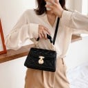 Damen Crossbody Tasche mit Klappe und Schlossverschluss Gestepptes Muster Geraffter Griff und langer Riemen PU Leder 20 x 14 x 8 cm 9