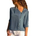 Damen einfarbige Chiffonbluse mit langen Ärmeln Asymmetrischer Kragen Schräge Knopfleiste mit goldenen Knöpfen Gerade, lockere Passform 3