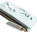 Damen faltbare Geldbörse mit bestickten weißen Blumen Münzfach mit Reißverschluss Kartenfächer Durchsichtigen Fenster Kunstleder 14