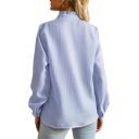 Damen Freizeitbluse mit langen Ärmeln, Stehkragen und Rüsche entlang der Knopfleiste sowie ribbeliger Struktur des Stoffes mit gerafftem Manschette 4