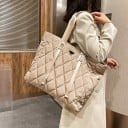 Damen große gesteppte Umhängetasche mit Rautenmuster Geräumige Tasche mit zwei langen Griffen und dekorativen Bändern 47,5 x 34 x 13 cm 3