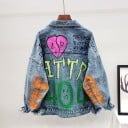 Damen Jeansjacke mit bunten Graffiti-Motiven Hellblauer Baumwoll-Denim Lockere Passform mit fallenden Schultern Brusttaschen mit Klappe 2