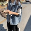 Damen Jeansweste mit lockerer Passform Heller blauer Denim mit Baumwolle Klassischer Kragen Metallknöpfe Zwei große Taschen mit Klappe Verlängerte 3