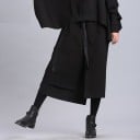 Damen lange schwarze Schichtrock mit asymmetrischem Schnitt und Schlitz Dekorative hängende Bänder Vordertasche Elastischer Gummibund Baumwolle 2