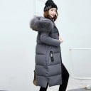 Damen lange Winterjacke mit Kapuze und flauschigem Rand Gesteppte Kammern Länge unter das Knie Seitliche Reißverschlusstaschen Polyester 5
