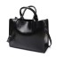 Damen-Lederhandtasche M883 5