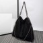 Damen-Lederhandtasche M945 1