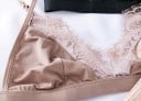 Damen leichte Bralette mit feiner Spitze Glänzende dreieckige Körbchen Verstellbare dünne Träger Nylon und Polyester 12