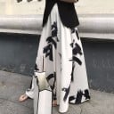 Damen Maxirock mit abstraktem Muster Weiß mit schwarzen Pinselstrichen Ausgestellter Schnitt mit Schlitz Fließender Stoff aus Polyester 2