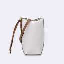 Damen Mini-Handtasche über der Schulter 20 x 9 x 4 cm aus echtem Leder Schmaler vertikaler Schnitt Brauner Tragegurt mit Knoten Goldfarbene 1