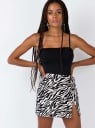 Damen Minirock mit Tiermuster Kurzer, figurbetonter Rock aus Polyester und Spandex Elastisches Material und gerader Saum über dem Knie 4