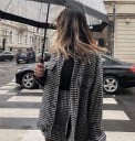Damen Oversize-Hemd mit schwarz-weißem Hahnentrittmuster Fransen am unteren Saum und Rücken Zwei Brusttaschen mit Klappe Polyester 2