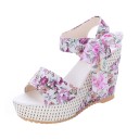 Damen-Plateausandalen mit Blumen 8