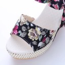 Damen-Plateausandalen mit Blumen 5