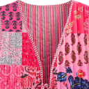 Damen rosa-rotes Weste mit Mustern und V-Ausschnitt Stylische Weste mit Bindeband Leichte elegante Weste aus Polyester für moderne Outfits 3