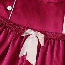 Damen Samt Pyjama mit kurzen Ärmeln und Shorts V-Ausschnitt mit Kragen und Knöpfen Einfarbiger eleganter Set aus Polyester und Elasthan 9